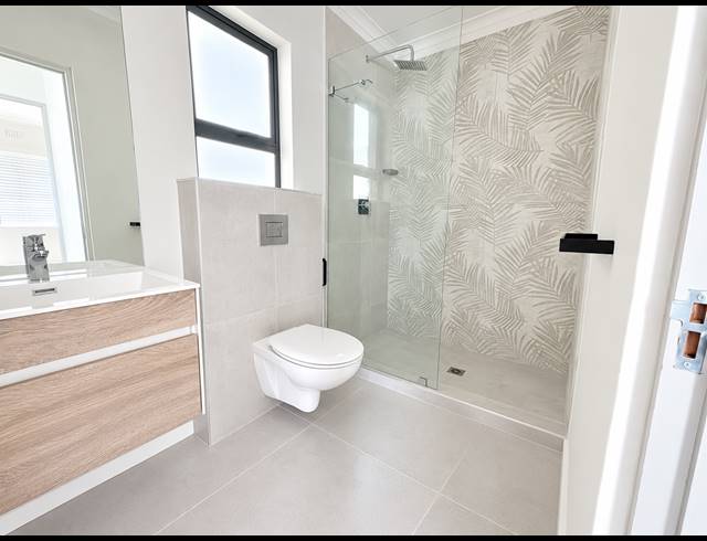 2 BEDROOM APARTMENT TO LET IN TABLE VIEW